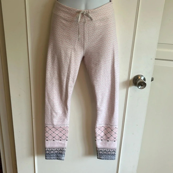 Sarah's Day × White Fox Vinyasa
Flow leggings pink floral pattern size medium. - Picture 5 of 11